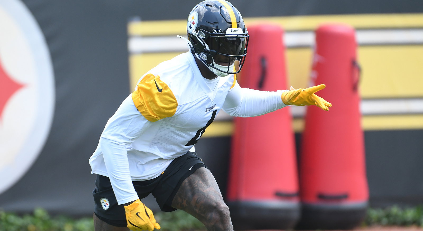 Jun 10, 2025; Pittsburgh, PA, USA; Pittsburgh Steelers wide receiver DK Metcalf (4) during minicamp at their South Side facility. Mandatory Credit: Philip G. Pavely-Imagn Images