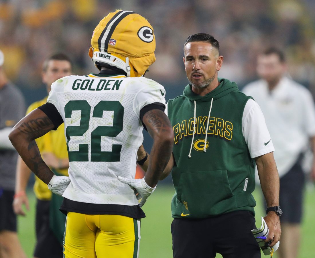 Green Bay Packers head coach Matt LaFleur talks to wide receiver Matthew Golden (22) during Family Night on Saturday, August 2, 2025, at Lambeau Field in Green Bay, Wis. Tork Mason/USA TODAY NETWORK-Wisconsin