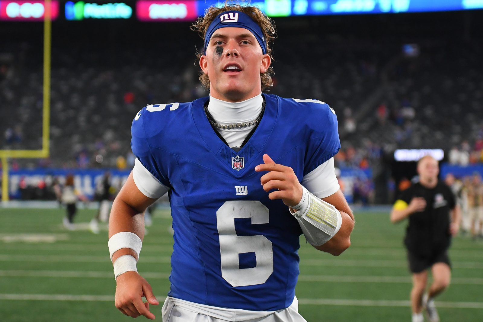 Aug 16, 2025; East Rutherford, New Jersey, USA; New York Giants quarterback Jaxson Dart (6) leaves the field following a game against the New York Jets at MetLife Stadium. Mandatory Credit: Rich Barnes-Imagn Images