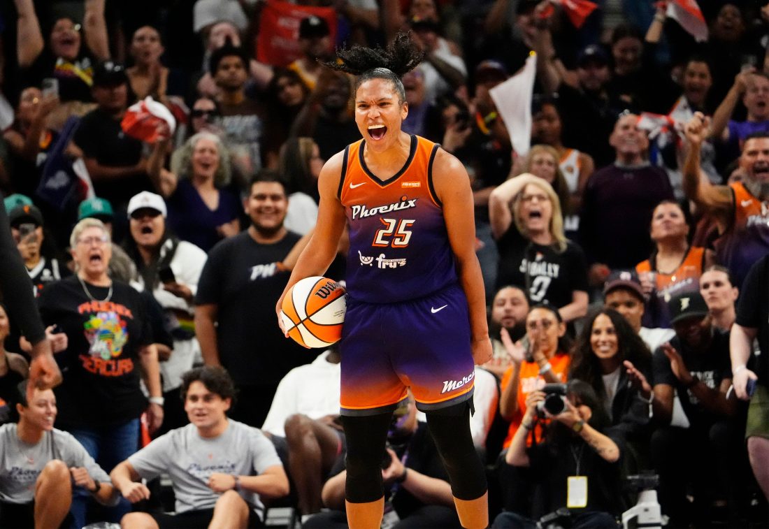 Phoenix Mercury forward Alyssa Thomas (25) celebrates their win over the New York Liberty 79-73 to win the series during Game Three of the 2025 WNBA Playoffs first round at PHX Arena on Sept. 19, 2025, in Phoenix.