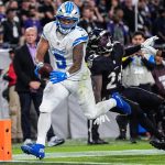 Detroit Lions running back David Montgomery (5) runs for a touchdown against Baltimore Ravens safety Malaki Starks (24) during the second half at M&T Bank Stadium in Baltimore, Md. on Monday, Sept. 22, 2025.