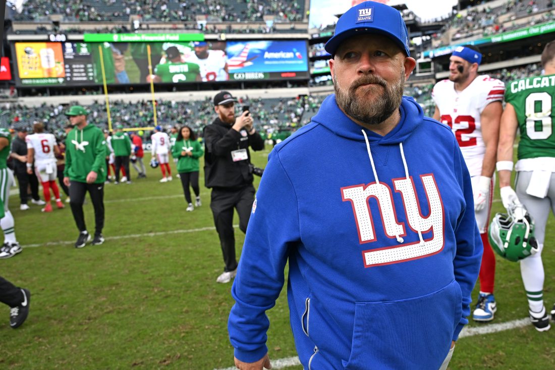 Oct 26, 2025; Philadelphia, Pennsylvania, USA; New York Giants head coach Brian Daboll walks off the field after loss to the Philadelphia Eagles at Lincoln Financial Field. Mandatory Credit: Eric Hartline-Imagn Images