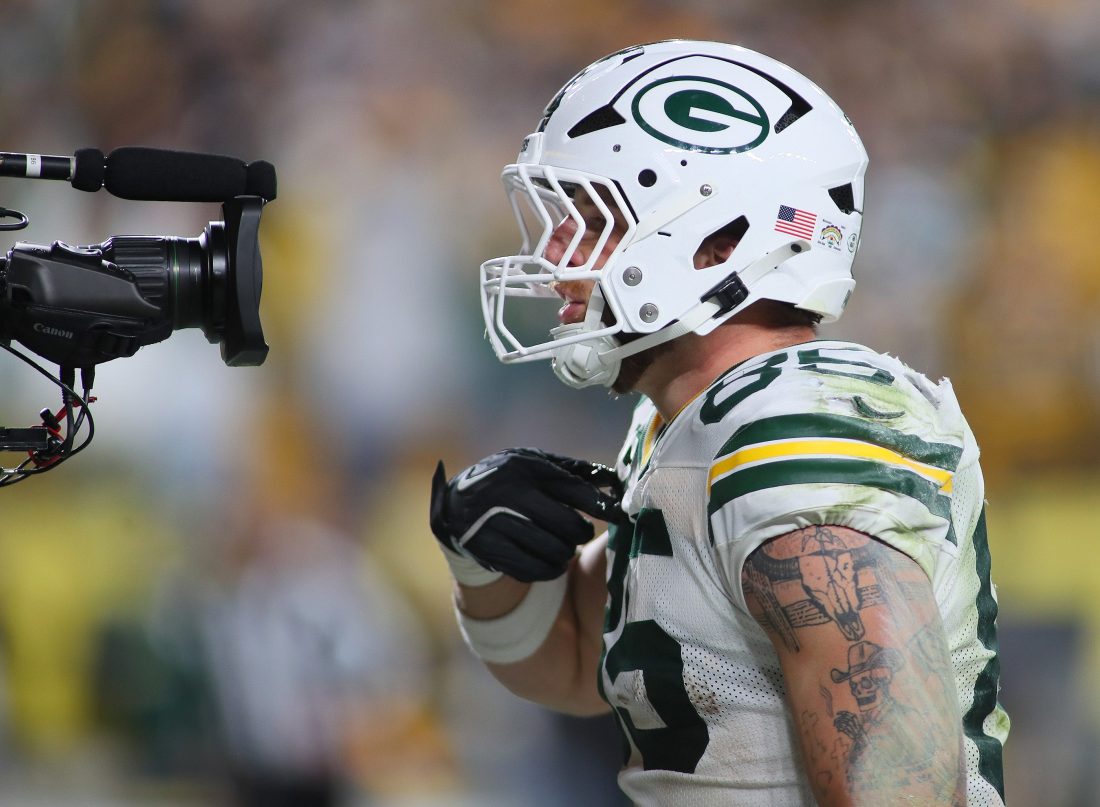 Green Bay Packers tight end Tucker Kraft (85) talks to the camera after scoring a touchdown during the second half against the Pittsburgh Steelers at Acrisure Stadium in Pittsburgh, PA on October 26, 2025.
