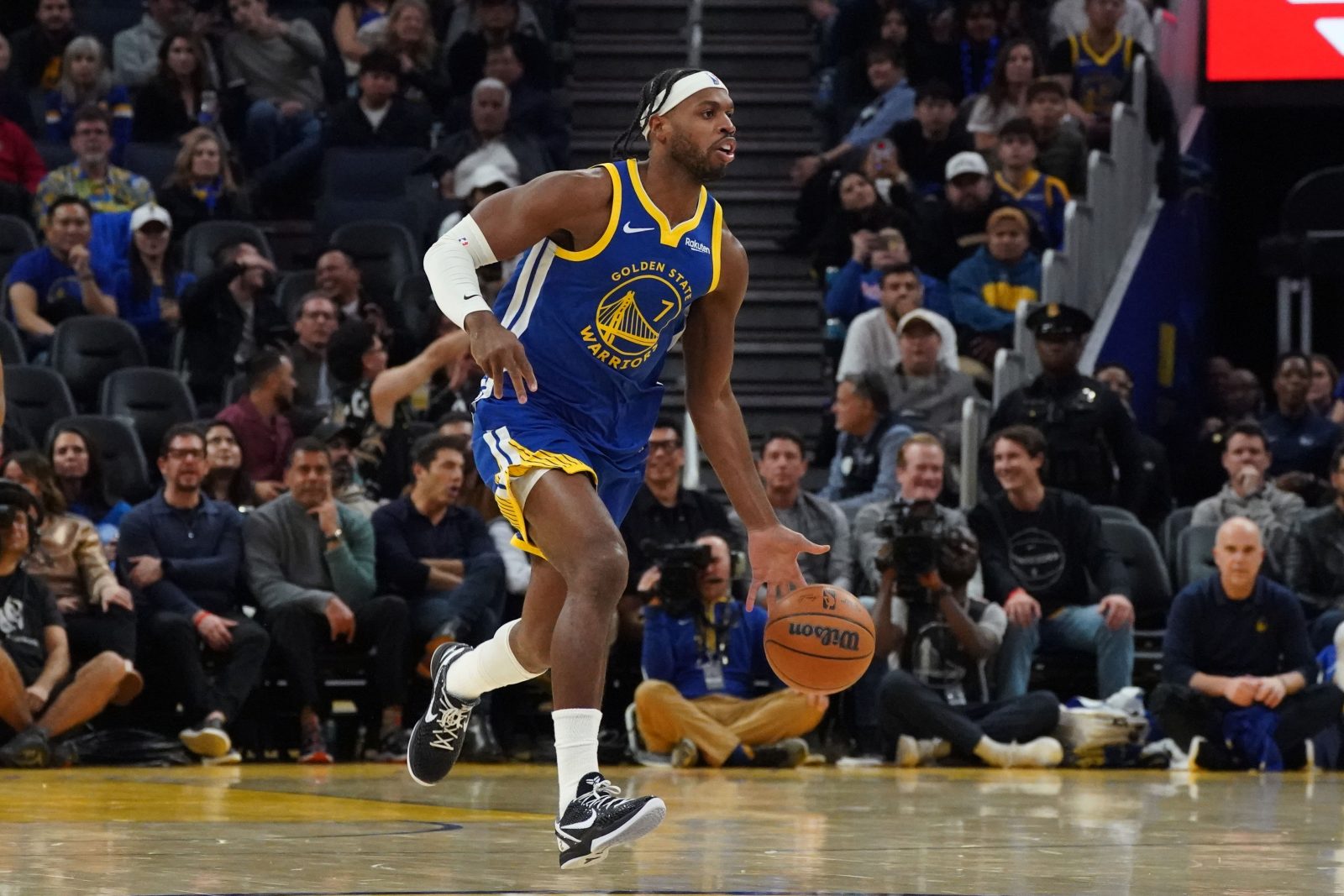 Jan 13, 2026; San Francisco, California, USA; Golden State Warriors guard Buddy Hield (7) dribbles upcourt against the Portland Trail Blazers in the fourth quarter at Chase Center. Mandatory Credit: David Gonzales-Imagn Images
