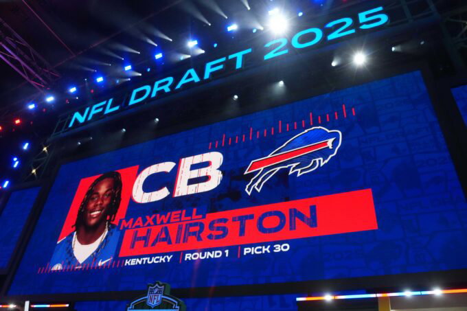 Apr 24, 2025; Green Bay, WI, USA; Kentucky Wildcats cornerback Maxwell Hairston is selected as the No. 30 pick by the Buffalo Bills during the NFL Draft at Lambeau Field. Mandatory Credit: Kirby Lee-Imagn Images
