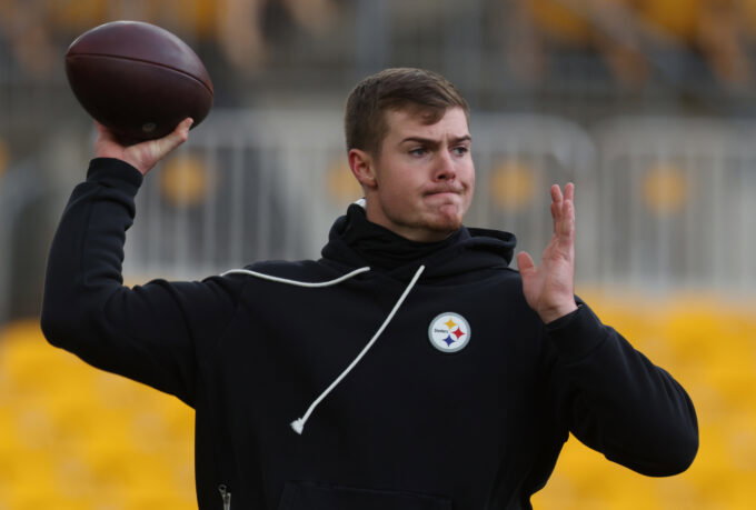 Nov 30, 2025; Pittsburgh, Pennsylvania, USA; Pittsburgh Steelers quarterback Will Howard (18) warms up before the game against the Buffalo Bills at Acrisure Stadium. Mandatory Credit: Charles LeClaire-Imagn Images