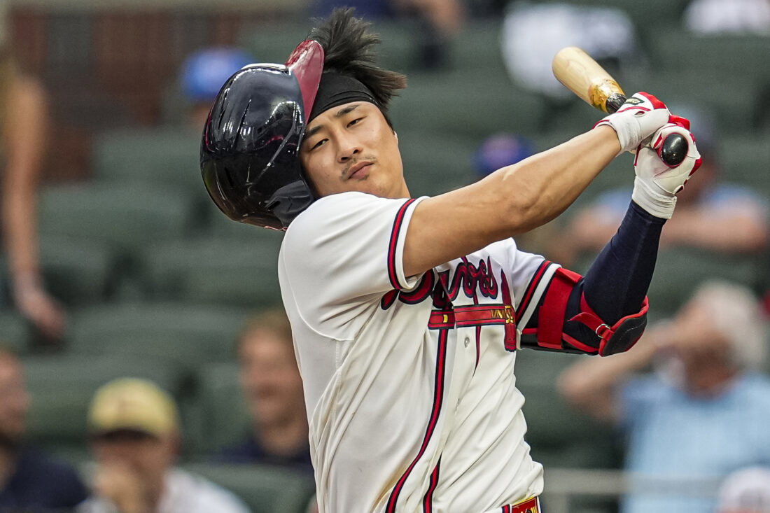 May 24, 2026; Cumberland, Georgia, USA; Atlanta Braves shortstop Ha-Seong Kim (7) loses his helmet as he strikes out against the Washington Nationals during the seventh inning at Truist Park. Mandatory Credit: Dale Zanine-Imagn Images