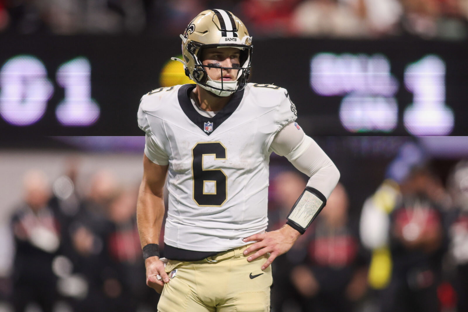 Jan 4, 2026; Atlanta, Georgia, USA; New Orleans Saints quarterback Tyler Shough (6) in action against the Atlanta Falcons in the third quarter at Mercedes-Benz Stadium. Mandatory Credit: Brett Davis-Imagn Images