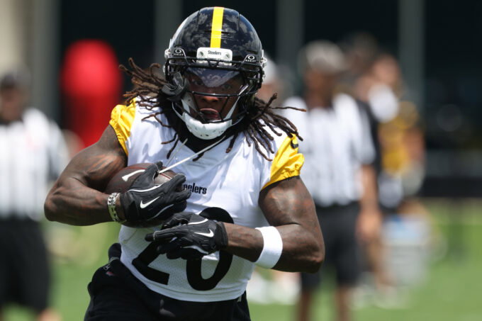 May 28, 2026; Pittsburgh, PA, USA; Pittsburgh Steelers running back Kaleb Johnson (20) participates in OTA drills at the UPMC Rooney Sports Complex. Mandatory Credit: Charles LeClaire-Imagn Images