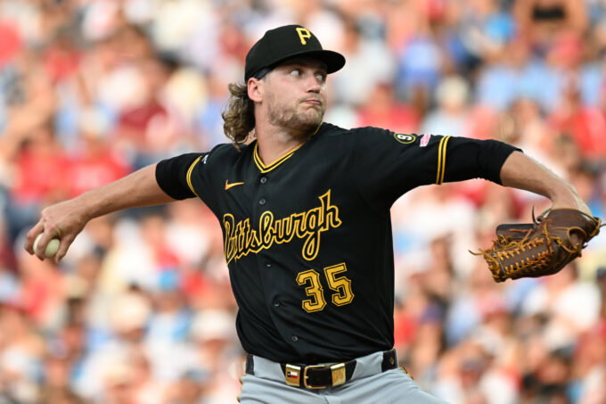 Jun 29, 2026; Philadelphia, Pennsylvania, USA; Pittsburgh Pirates pitcher Braxton Ashcraft (35) throws a pitch during the first inning against the Philadelphia Phillies at Citizens Bank Park. Mandatory Credit: Eric Hartline-Imagn Images