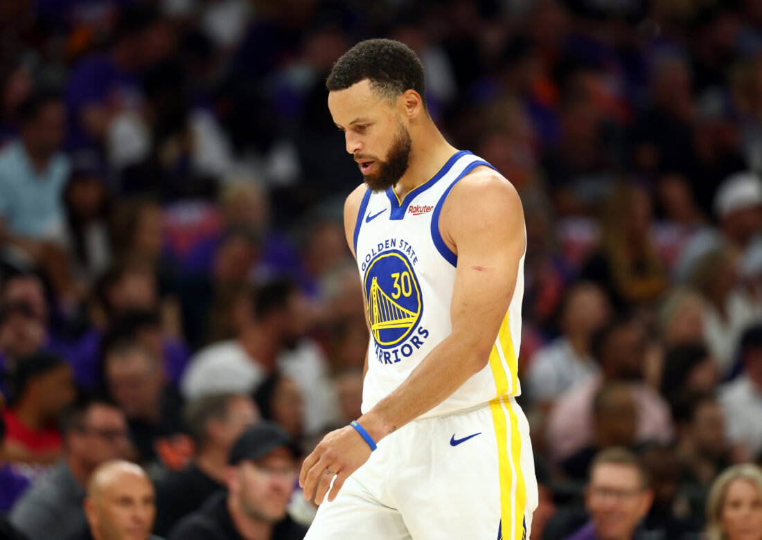 Apr 17, 2026; Phoenix, Arizona, USA; Golden State Warriors guard Stephen Curry (30) against the Phoenix Suns during the play-in rounds of the 2026 NBA Playoffs at Mortgage Matchup Center. Mandatory Credit: Mark J. Rebilas-Imagn Images