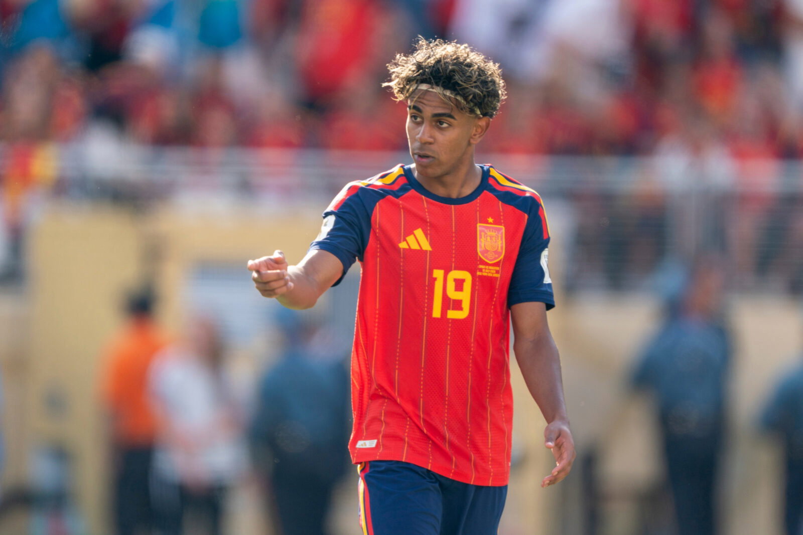 Spain forward Lamine Yamal (19) walks on the field during the FIFA World Cup 2026 final between Argentina and Spain at New York New Jersey Stadium on Sunday, July 19, 2026, in East Rutherford, NJ.
