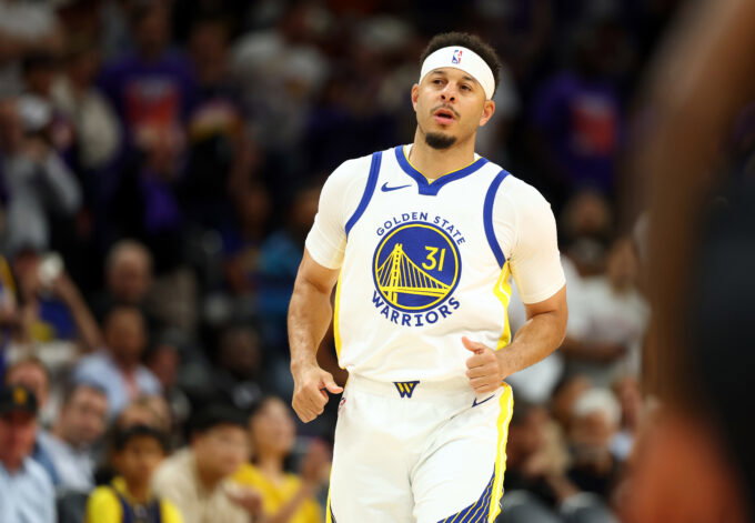 Apr 17, 2026; Phoenix, Arizona, USA; Golden State Warriors guard Seth Curry (31) against the Phoenix Suns during the play-in rounds of the 2026 NBA Playoffs at Mortgage Matchup Center. Mandatory Credit: Mark J. Rebilas-Imagn Images