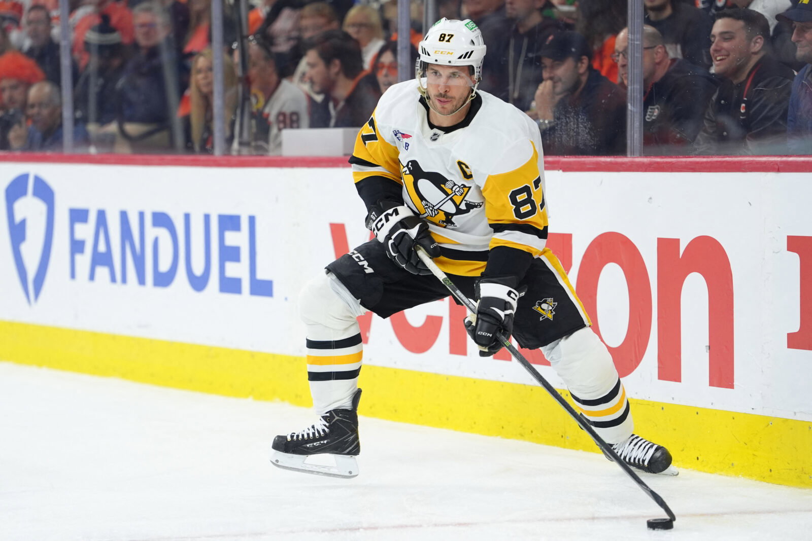 Apr 29, 2026; Philadelphia, Pennsylvania, USA; Pittsburgh Penguins center Sidney Crosby (87) controls the puck against the Philadelphia Flyers in the second period in game six of the first round of the 2026 Stanley Cup Playoffs at Xfinity Mobile Arena. Mandatory Credit: Kyle Ross-Imagn Images