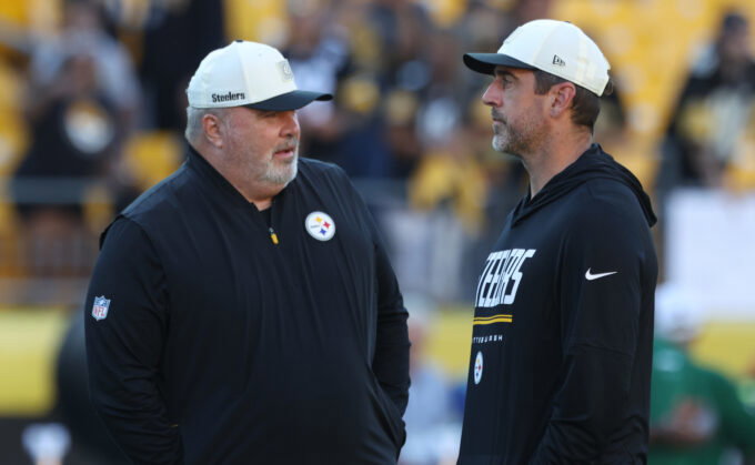 Aug 21, 2026; Pittsburgh, Pennsylvania, USA; Pittsburgh Steelers head coach Mike McCarthy (left) talks with quarterback Aaron Rodgers (right) before the game against the New York Jets at Acrisure Stadium. Mandatory Credit: Charles LeClaire-Imagn Images